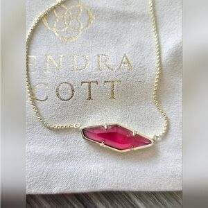 Kendra Scott necklace
